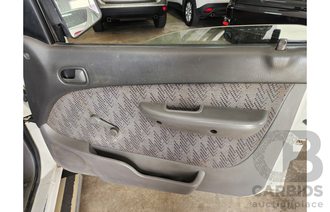 1/2000 Ford Courier XL PE Crew Cab P/Up White 2.6L