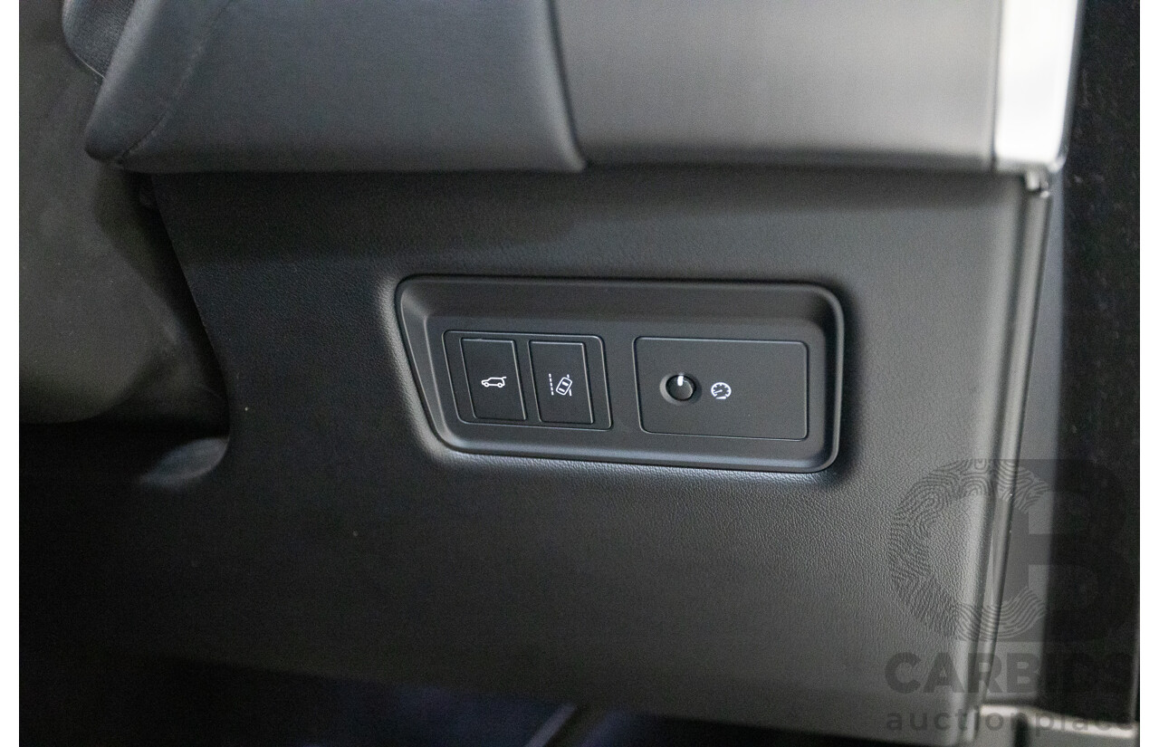 06/2016 Range Rover Range Rover Sport 3.0 TDV6 SE (AWD) LW MY16 4D Wagon Polaris White Turbo Diesel 3.0L