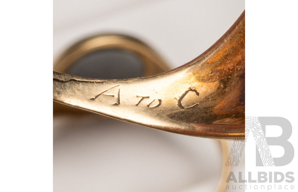 9ct Yellow Gold Signet Rings. Lot of 2 - 7.87gms