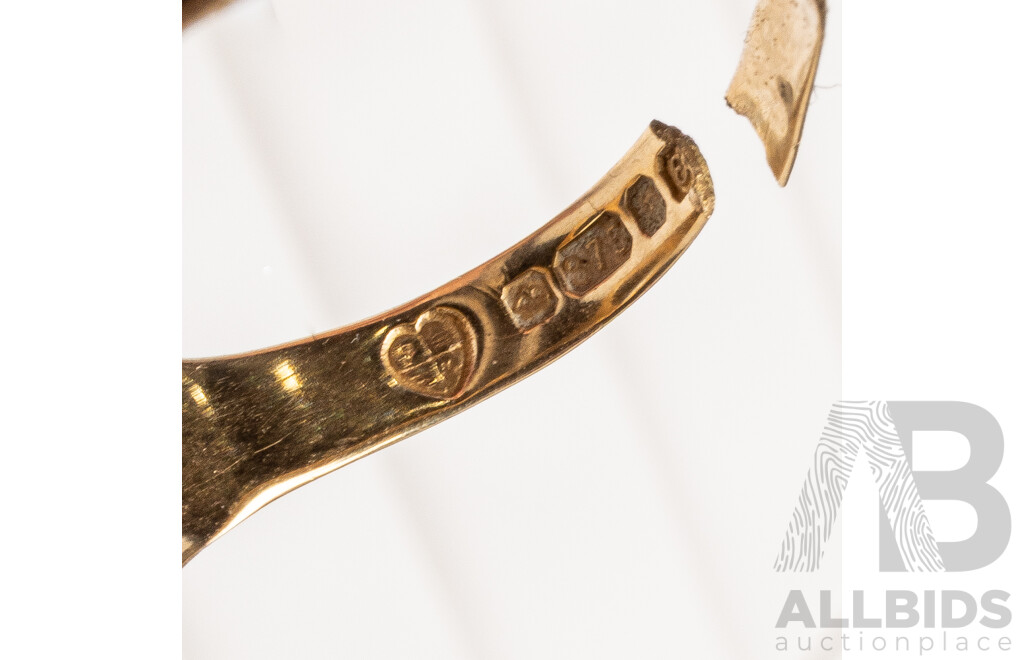 9ct Yellow Gold Signet Rings. Lot of 2 - 7.87gms