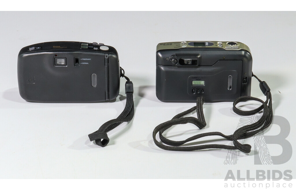 Vintage Cameras. Kodak, Ricoh - Lot of 2