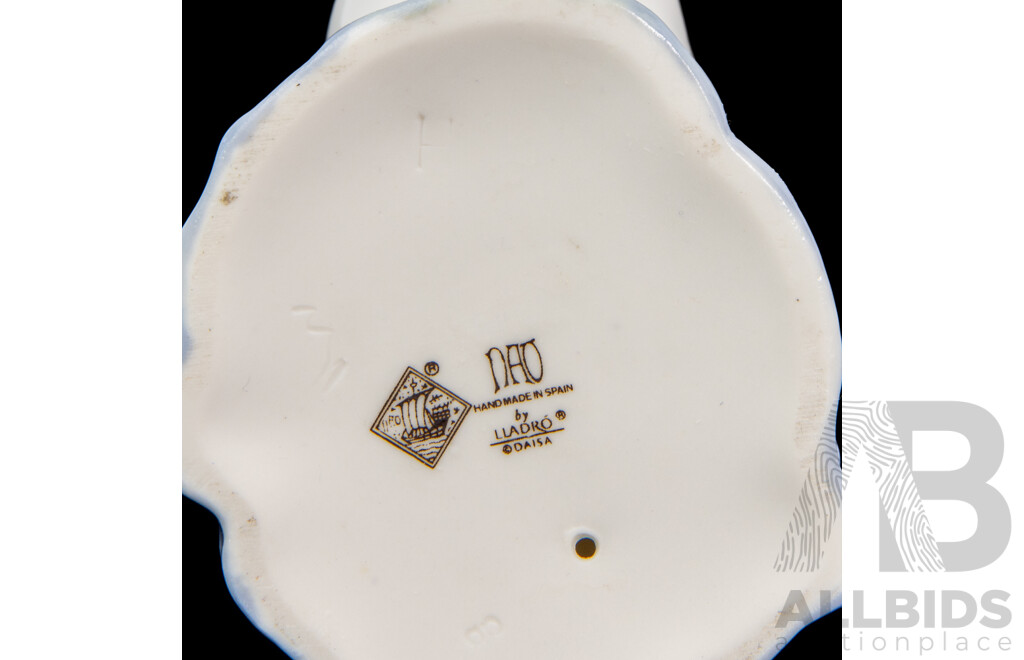 Pair of Nicely Glazed Porcelain Birds