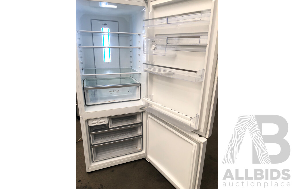 Westinghouse 454 Litre Bottom Mount Fridge/Freezer