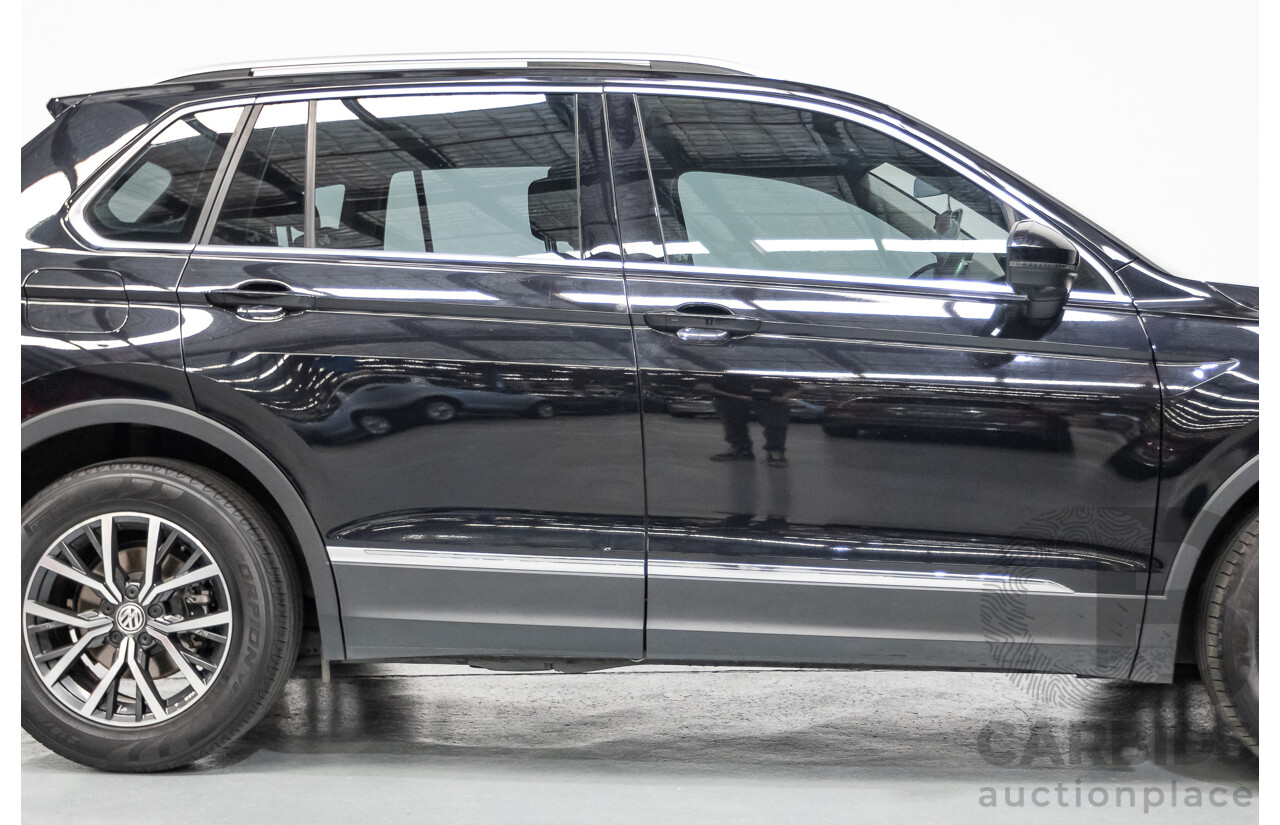 10/2017 Volkswagen Tiguan 110 TSI Comfortline 5NA MY18 4D Wagon Deep Black Pearl Turbo 1.4L