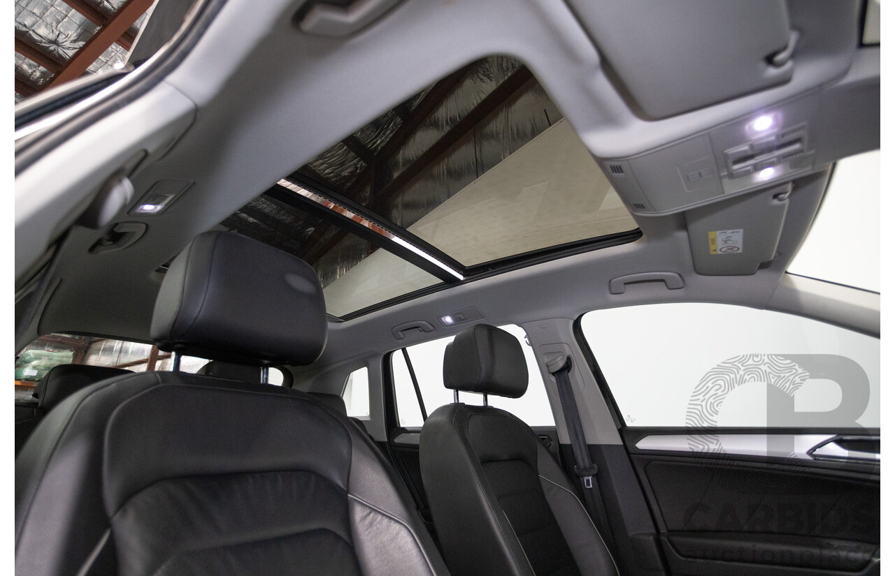 10/2017 Volkswagen Tiguan 110 TSI Comfortline 5NA MY18 4D Wagon Deep Black Pearl Turbo 1.4L