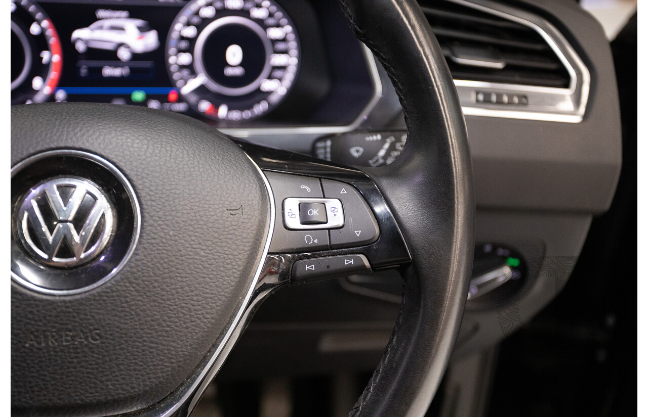 10/2017 Volkswagen Tiguan 110 TSI Comfortline 5NA MY18 4D Wagon Deep Black Pearl Turbo 1.4L