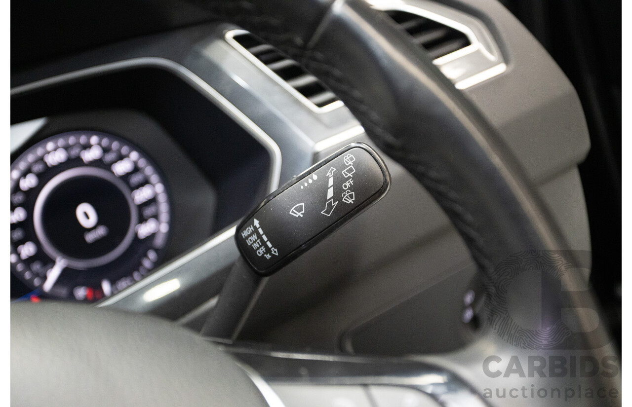 10/2017 Volkswagen Tiguan 110 TSI Comfortline 5NA MY18 4D Wagon Deep Black Pearl Turbo 1.4L