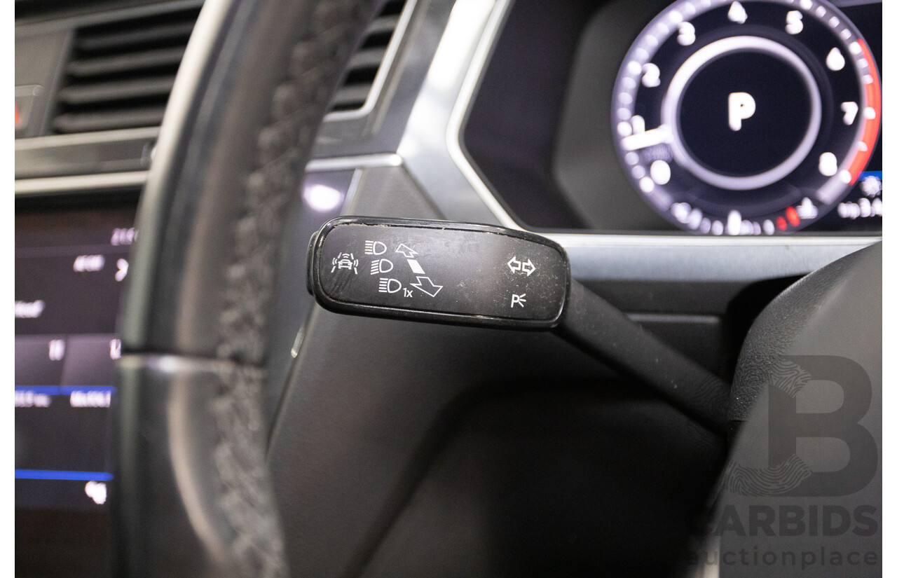 10/2017 Volkswagen Tiguan 110 TSI Comfortline 5NA MY18 4D Wagon Deep Black Pearl Turbo 1.4L