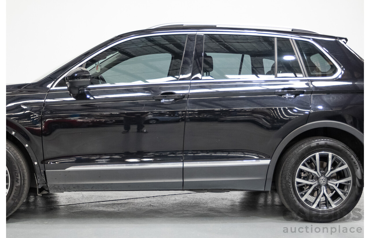 10/2017 Volkswagen Tiguan 110 TSI Comfortline 5NA MY18 4D Wagon Deep Black Pearl Turbo 1.4L