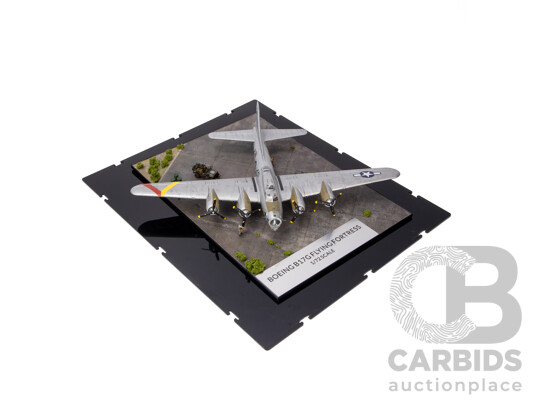 Model Boeing B17G Flying Fortress on Runway in Perspex Case - 1:72 Scale