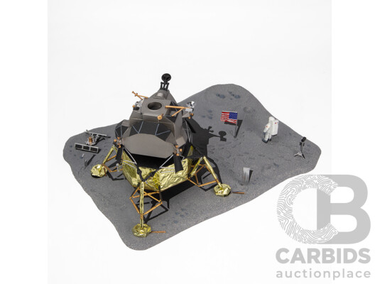 NASA 1972 Apollo 11 Moon Landing Diorama - 1:48 Scale