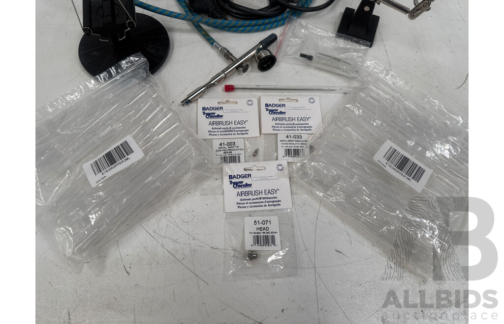 Badger Patriot 105 Gravity Feed Detail Nozzle Airbrush Powered by Vida 240V Compressor & Adjustable Regulator & 2 X Stands & 2x Bottles Airbrush Cleaner & 3Ml Eye Droppers