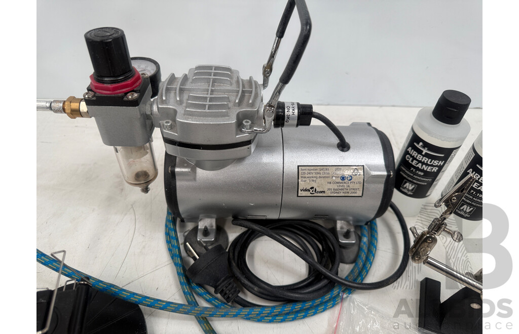 Badger Patriot 105 Gravity Feed Detail Nozzle Airbrush Powered by Vida 240V Compressor & Adjustable Regulator & 2 X Stands & 2x Bottles Airbrush Cleaner & 3Ml Eye Droppers