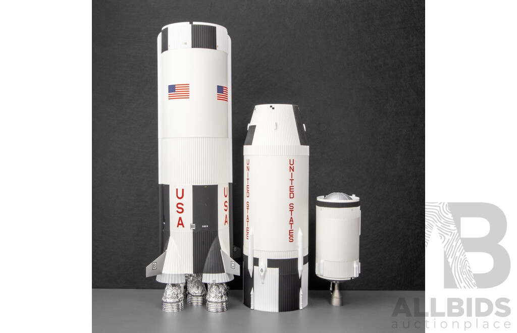 NASA Apollo Saturn V Moon Rocket - 1:144 Scale