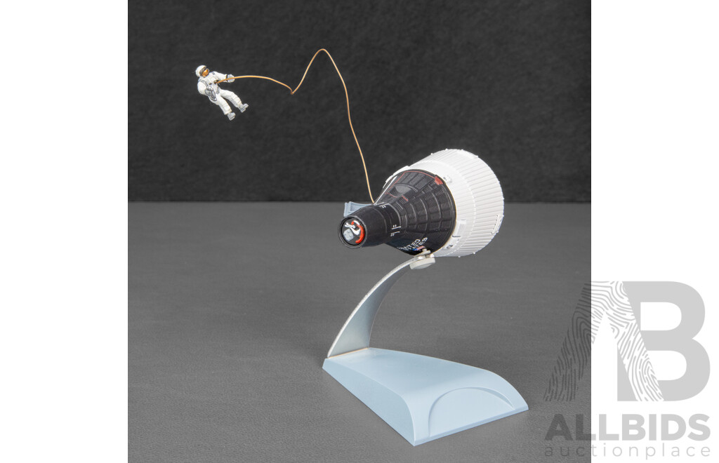 Atlas Mercury Spacecraft and Gemini IV Space Walk - 1:72 Scale