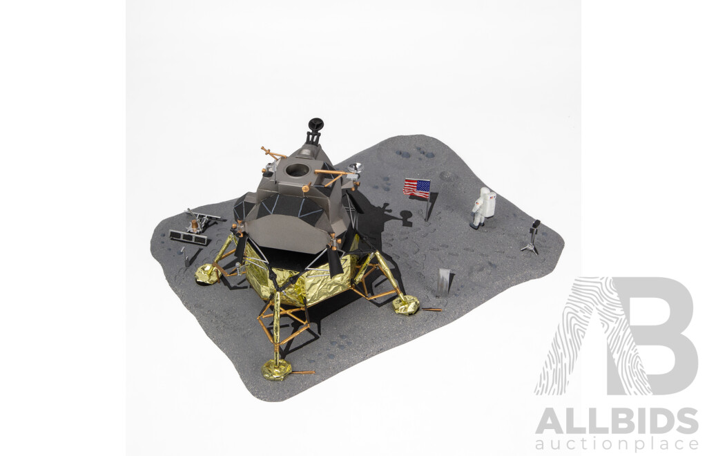 NASA 1972 Apollo 11 Moon Landing Diorama - 1:48 Scale