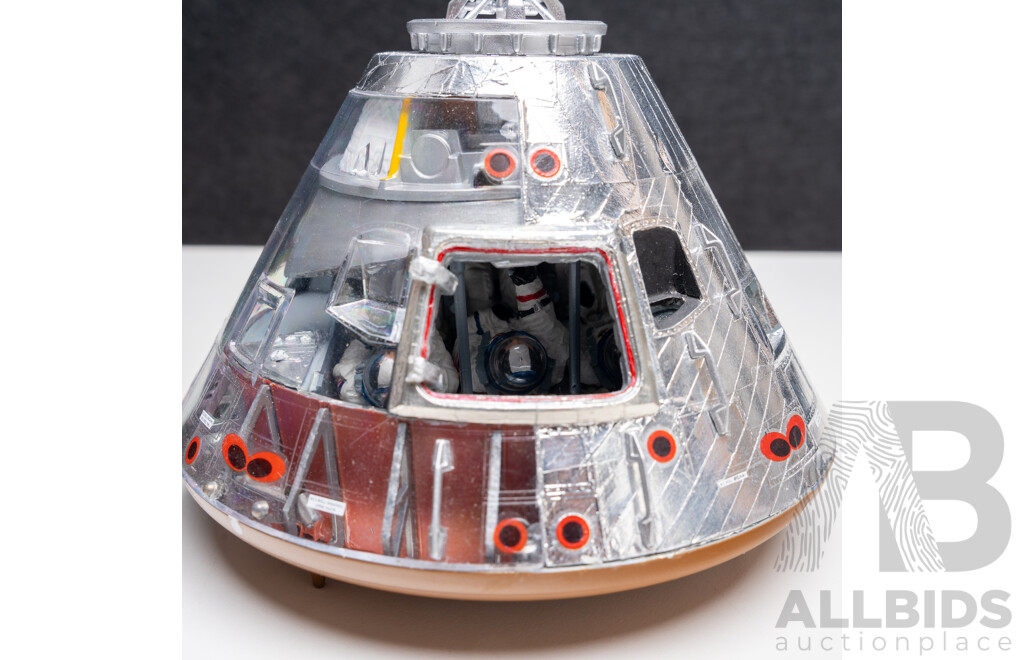 Revelle 1/32 Scale Model of the Apollo 11 Command Module & Service Module