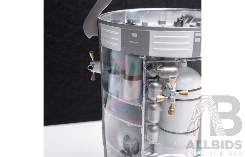 Revelle 1/32 Scale Model of the Apollo 11 Command Module & Service Module