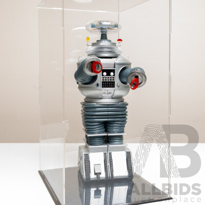 Detailed Scale 1/6 Model of the B9 Robot From Lost in Space