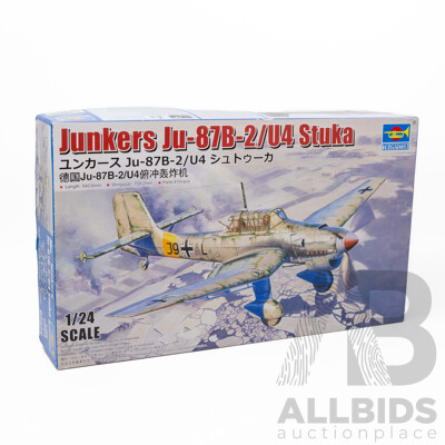 Trumpeter Junkers JU-87B-2/U4 Stuka Model - 1:24 Scale