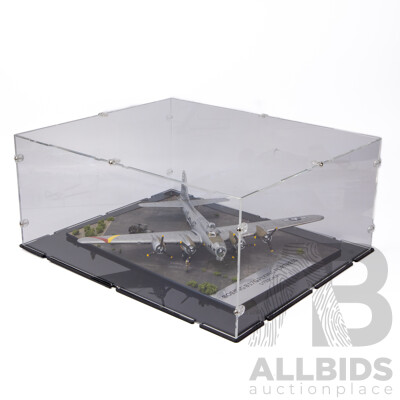 Model Boeing B17G Flying Fortress on Runway in Perspex Case - 1:72 Scale