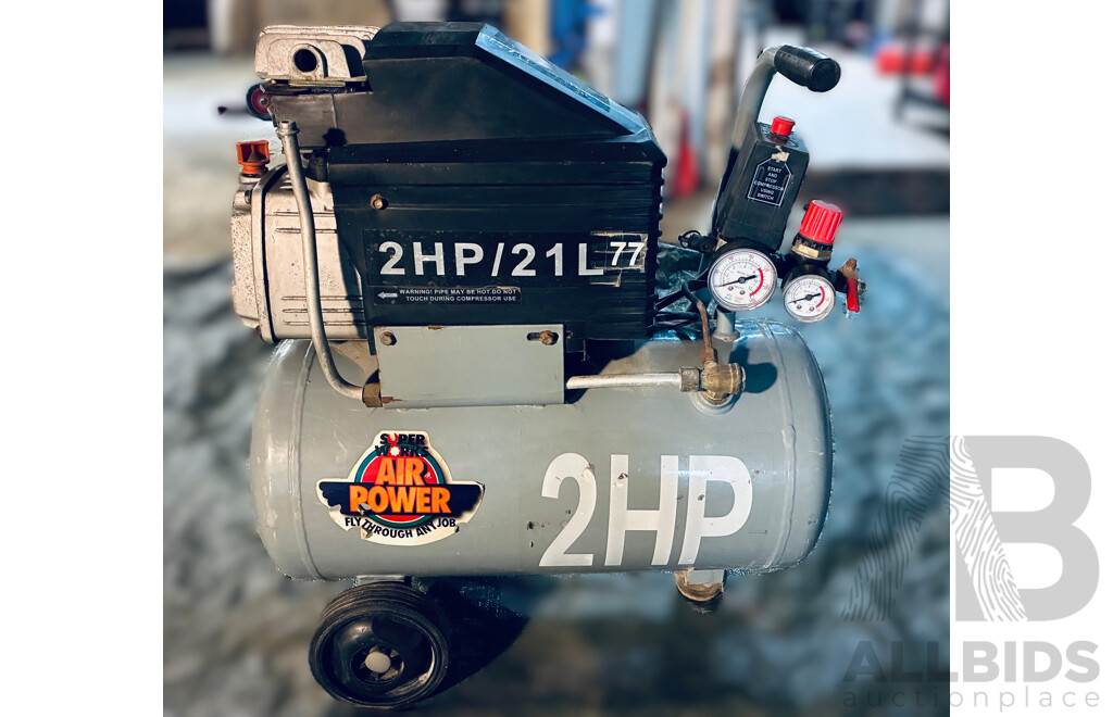SUPERWORKS 2HP 21L Air Compressor