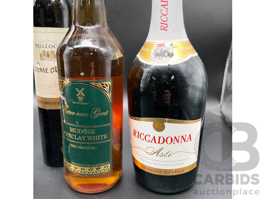 1661441 · Collection of Wines, Including Riccadonna Asti, Mudgee Pipeclay White, Gent & Co. Winery and Tulloch - Lot of 4