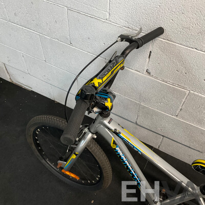 Monogoose Racer X Children's Bike