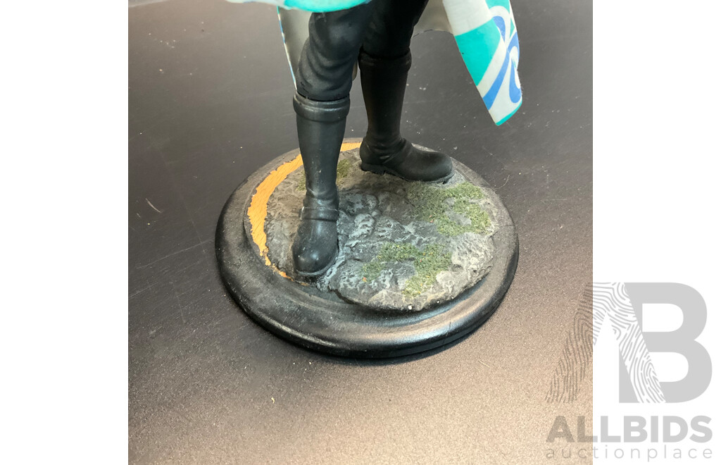 Avengers Power Punch Hulk & DC Comics Greg Capullo & Gintoki Sakata Statue & Assorted Games Workshop Miniatures