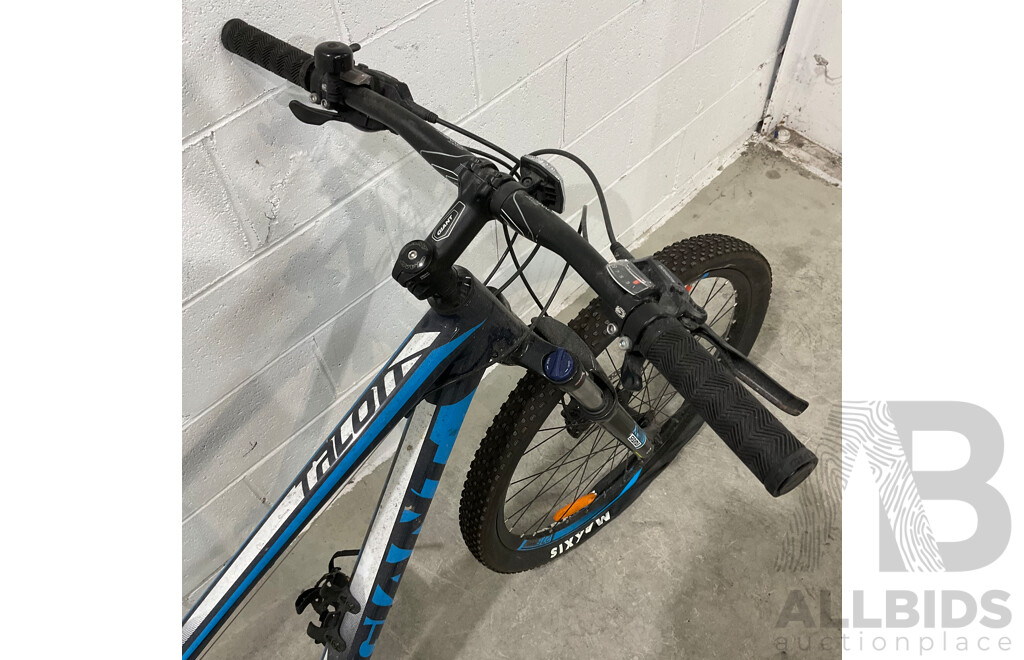 GIANT Talon Mountain Bike