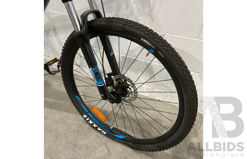 GIANT Talon Mountain Bike