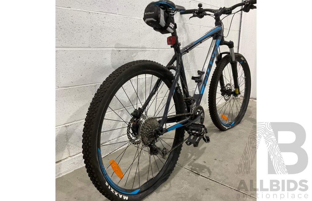GIANT Talon Mountain Bike
