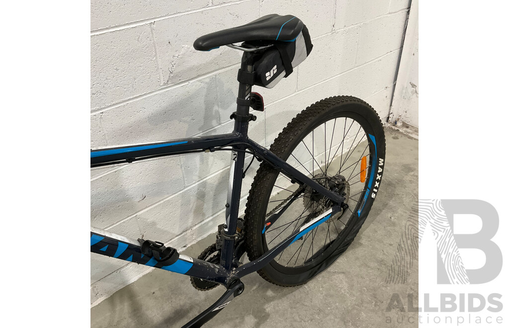 GIANT Talon Mountain Bike