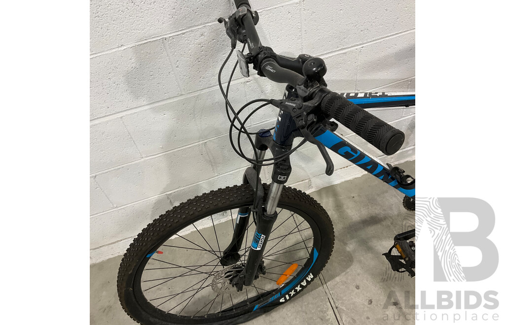 GIANT Talon Mountain Bike