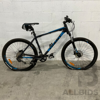 GIANT Talon Mountain Bike