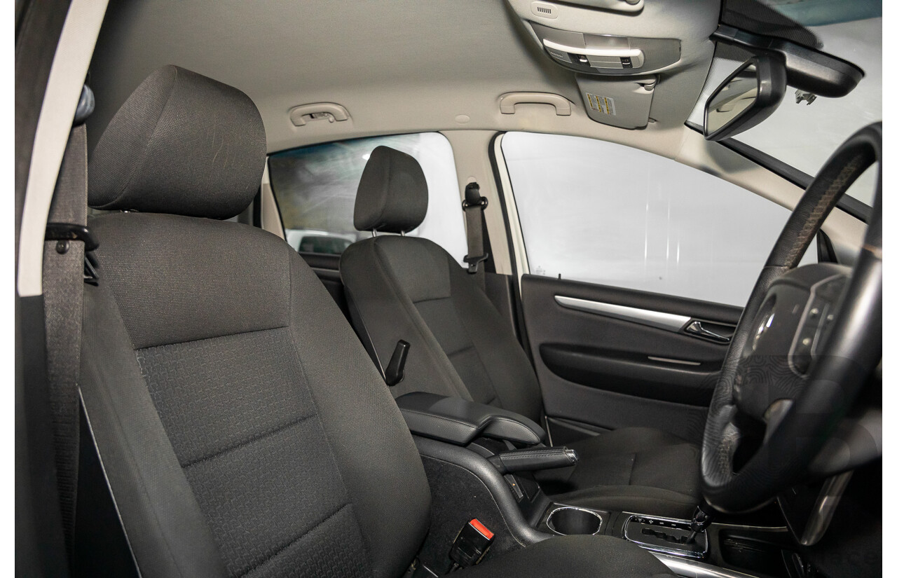 5/2011 Mercedes-Benz B180 245 MY10 5d Hatchback Cirrus White 1.7L