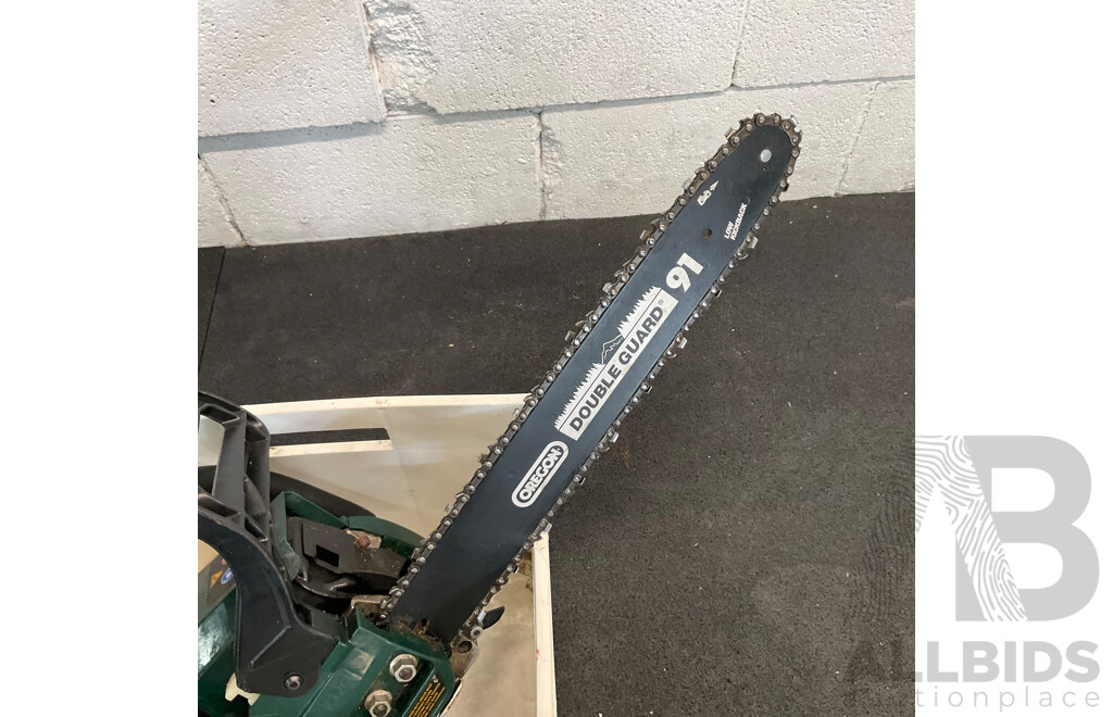 Ozito PCS-406 Petrol Chainsaw