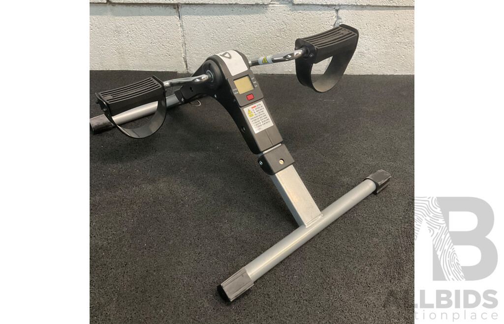 Weight Plates 8 X 2.5k and 4 X 3kg and Mini Exercise Bike - Lot of 13