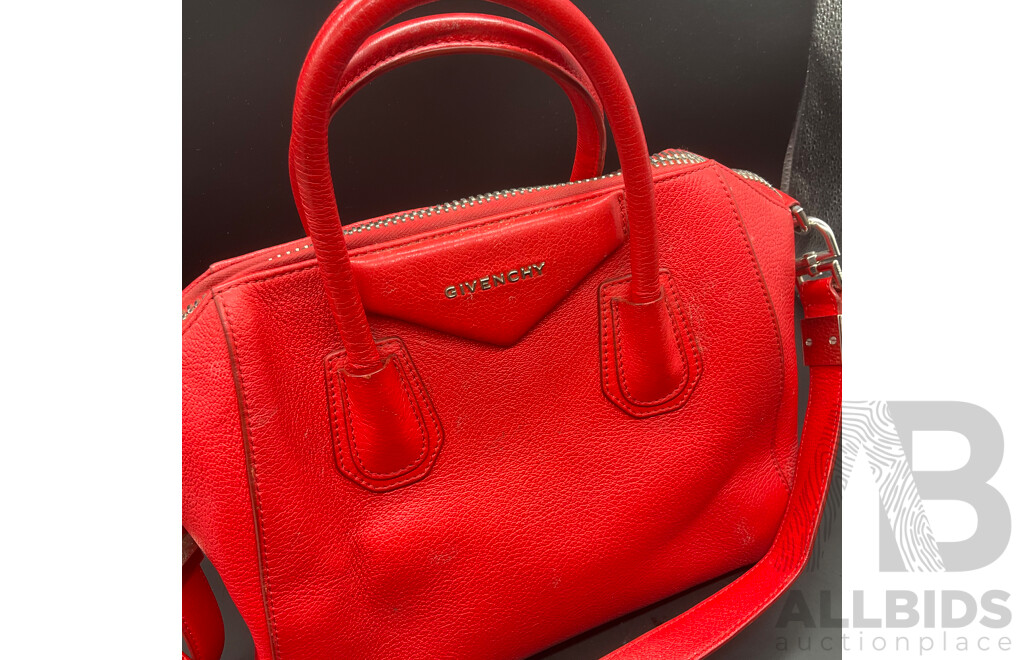 Antigona Red Branded GIVENCHY