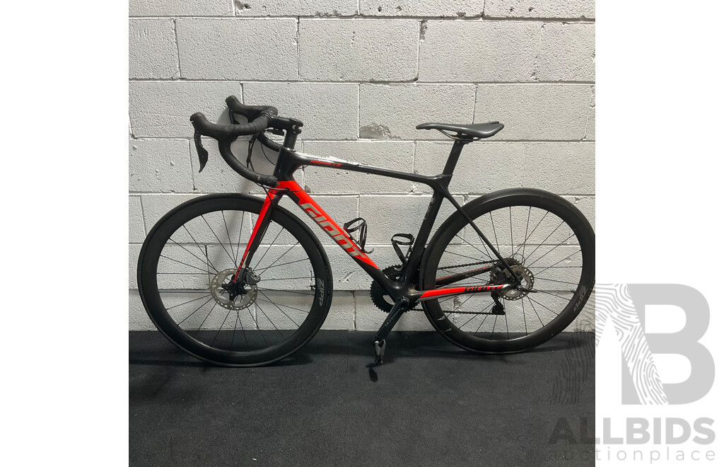 GIANT TCR Advanced Pro 0 Carbon Road Bike