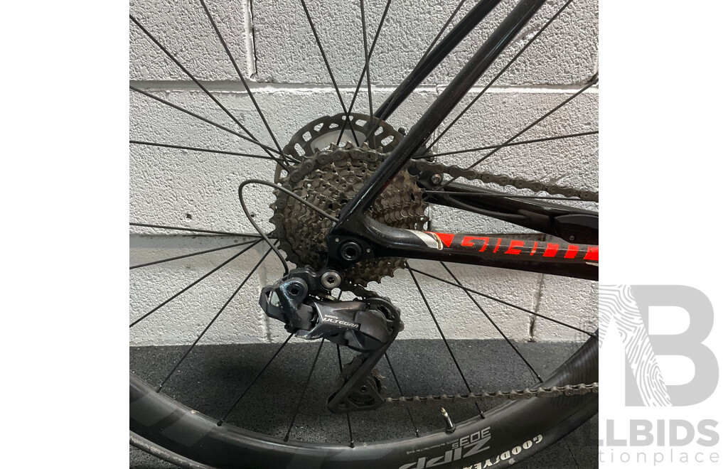 GIANT TCR Advanced Pro 0 Carbon Road Bike