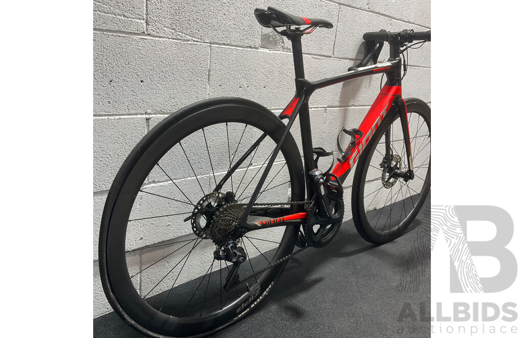 GIANT TCR Advanced Pro 0 Carbon Road Bike
