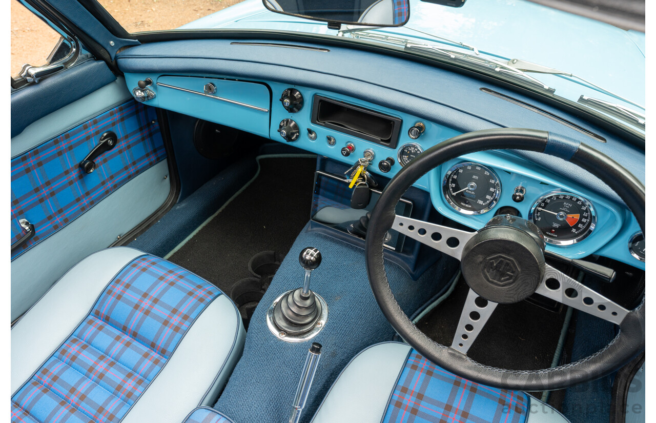 1971 M.G MGB GT 2d Coupe Azzurro Blue 1.8L