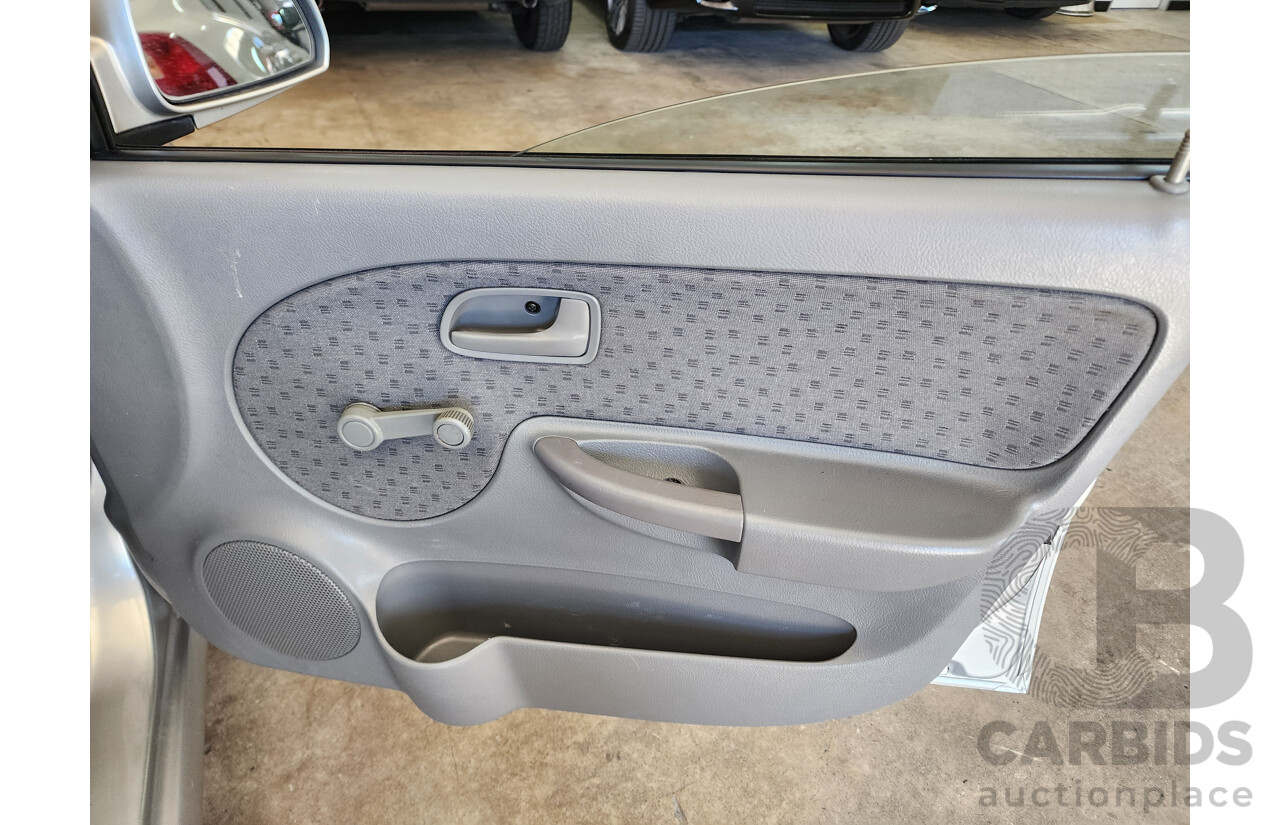 5/2003 Kia RIO  BC 5d Hatchback Silver 1.5L