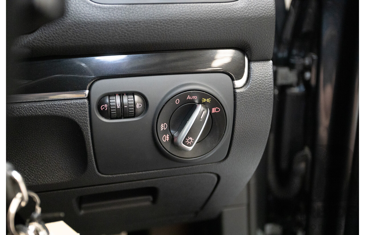 05/2012 Volkswagen Golf GTi 1K MY12 5D Hatchback Carbon Steel Grey Metallic Turbo 2.0L