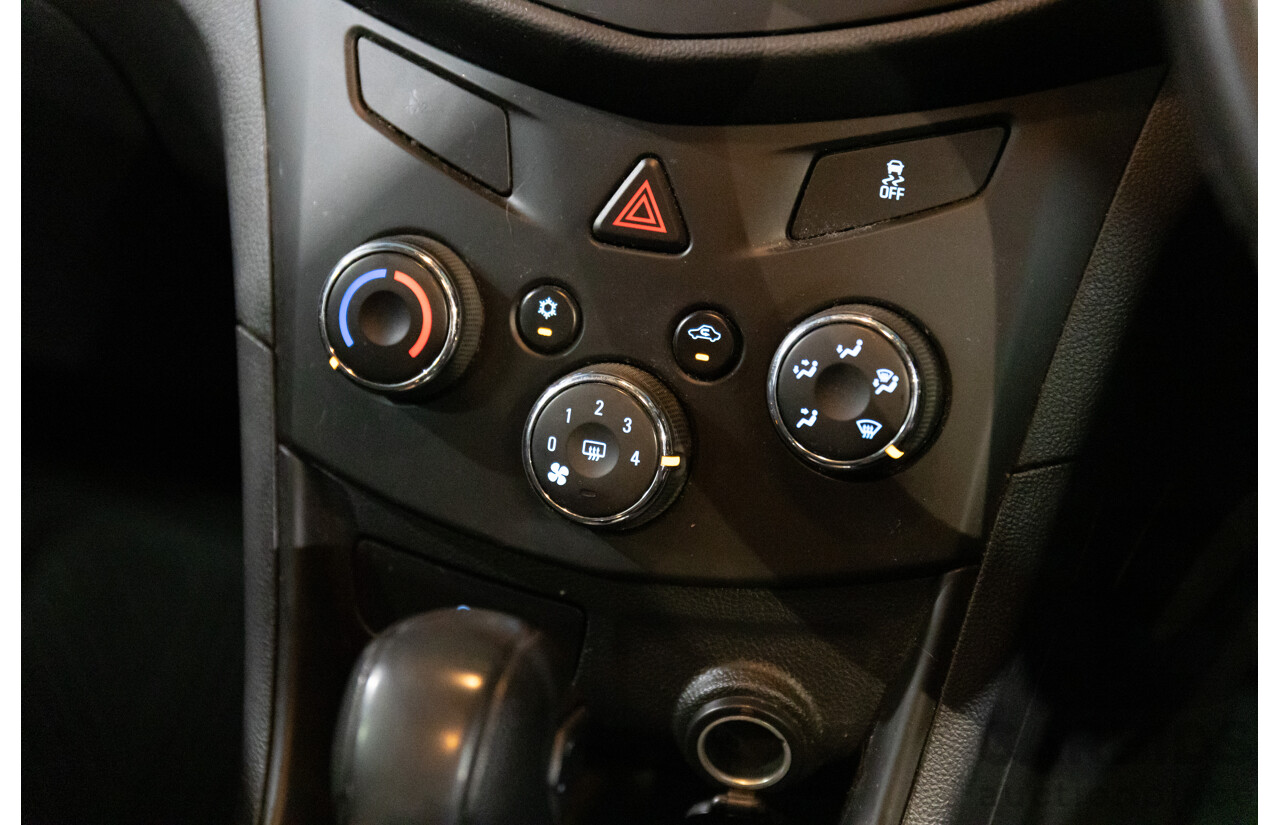 8/2015 Holden Trax LS TJ MY16 4d Wagon Summit White 1.8L