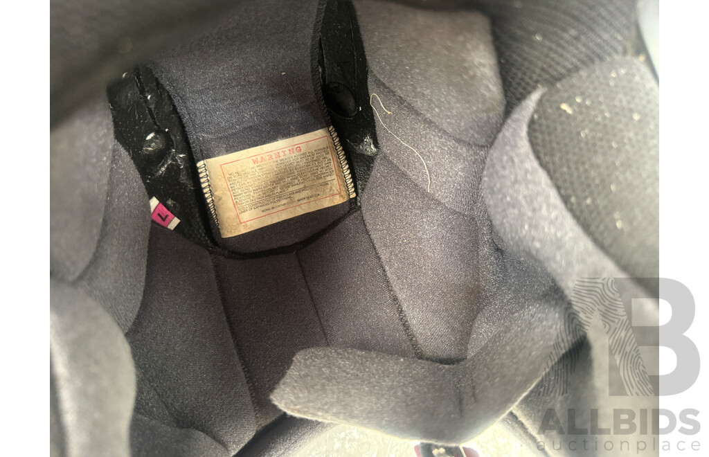 HJC ZF-8 Large Road Motorcycle Helmet + Spare Clear Visor + 2001 THH T-992 Medium Road Motorcycle Helmet