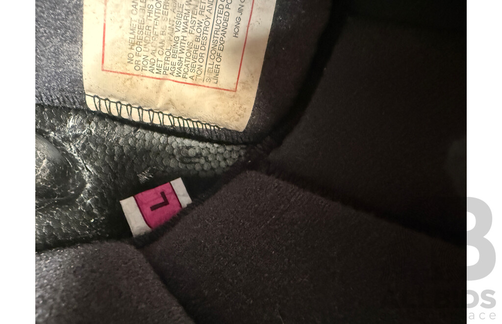 HJC ZF-8 Large Road Motorcycle Helmet + Spare Clear Visor + 2001 THH T-992 Medium Road Motorcycle Helmet