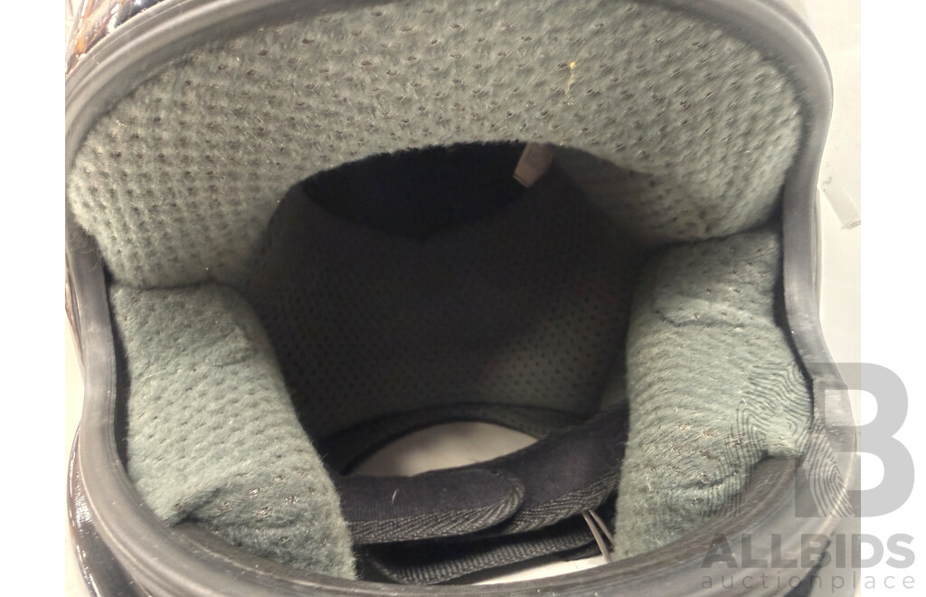 HJC ZF-8 Large Road Motorcycle Helmet + Spare Clear Visor + 2001 THH T-992 Medium Road Motorcycle Helmet