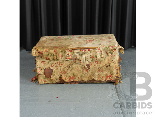 Wooden Storage Trunk and Mixed Linen